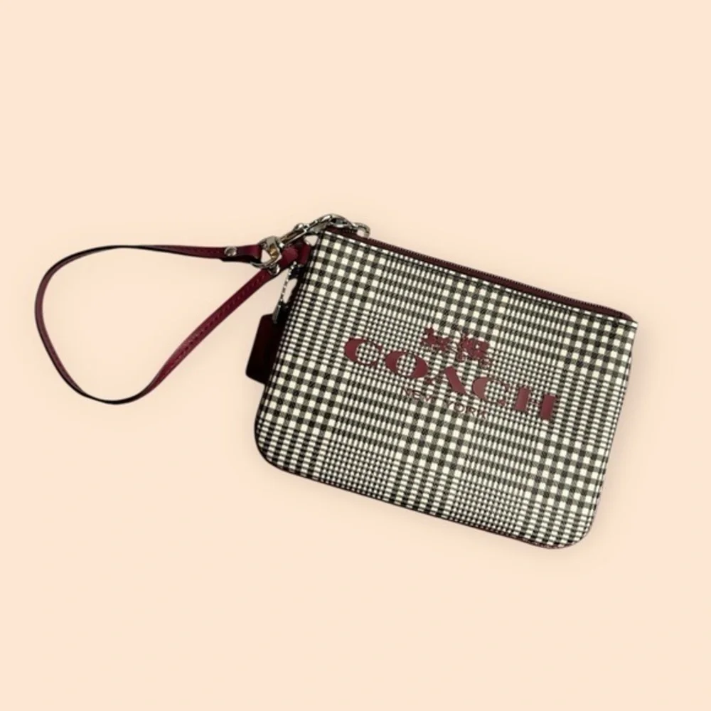 NWOT COACH F52142 Burgundy Plaid Wristlet with Hangtag